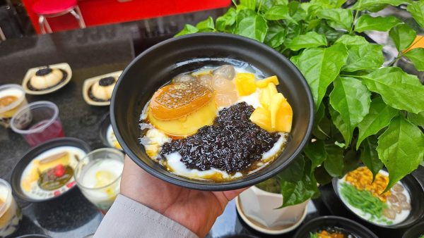 Sữa chua nếp cẩm caramen